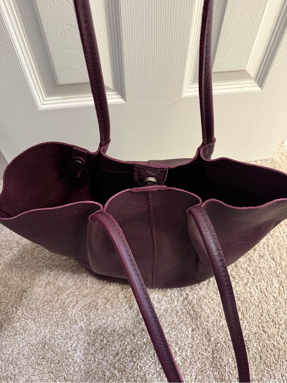 NWOT ‘Almost Perfect’ Portland Leather Devan Bucket Tote in Plum - Large - Picture 6 of 9